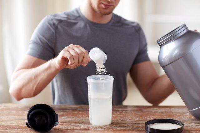 Białko serwatkowe - odżywka pozwalająca zwiększyć masę mięśniową