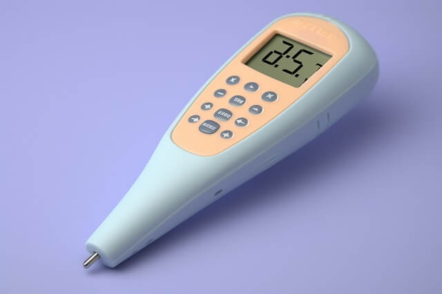 Jak działa termometr bezdotykowy i dlaczego jest tak dokładny?